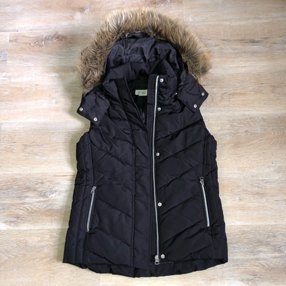 H&M Faux Fur Hood Puffer Vest - Picture 3 of 6